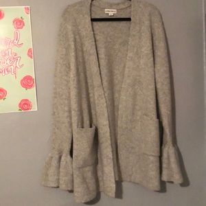 Bell sleeved grey cardigan
